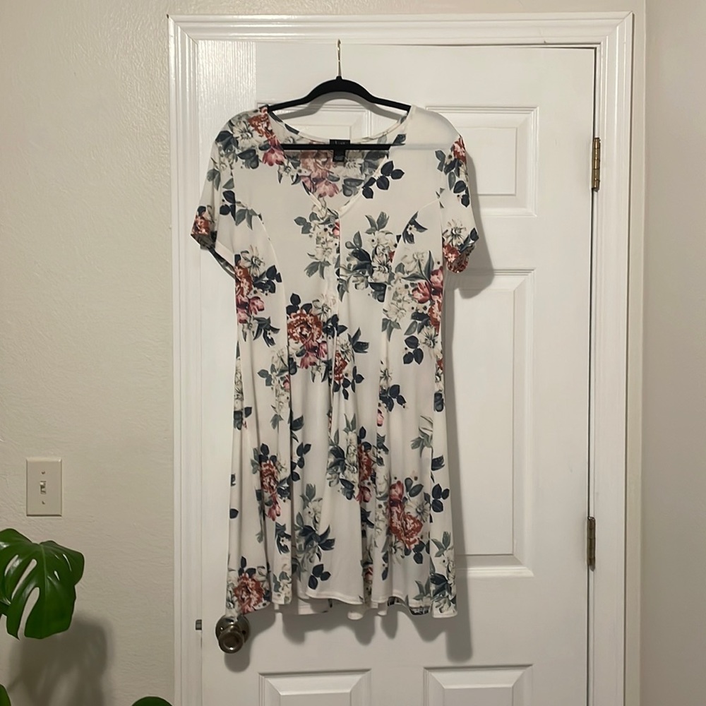 Justify floral dress, Size XL